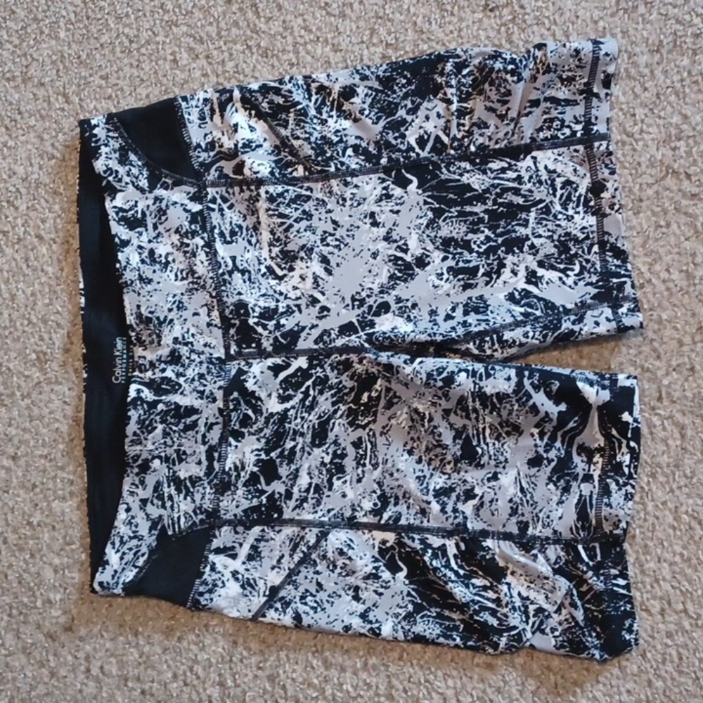 NWOT's  Calvin Klein Performance Black/White/Gray  Print WM Quick Dry Shorts